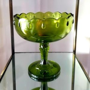 Beautiful stemmed bowl